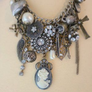 Women's Statement Fashion Necklace